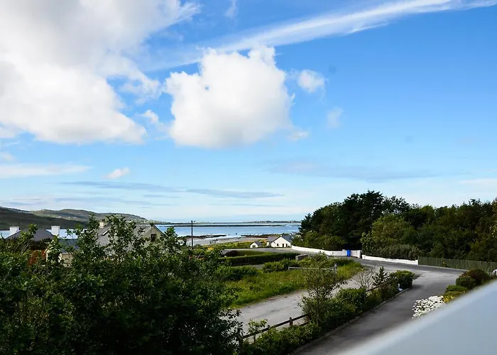 Inisean Ocean View 4*